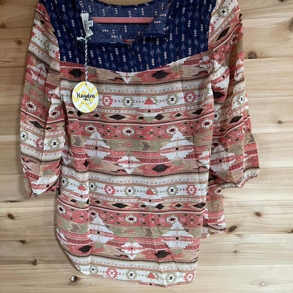 Hayden LA  Blouse - Picture 2 of 3